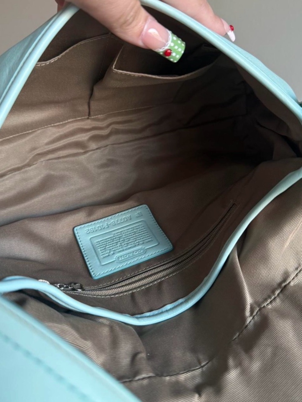 Authentic Coach Mint Green SoHo Y2K Shoulder Bag with Silver Hardware - Picture 4 of 5